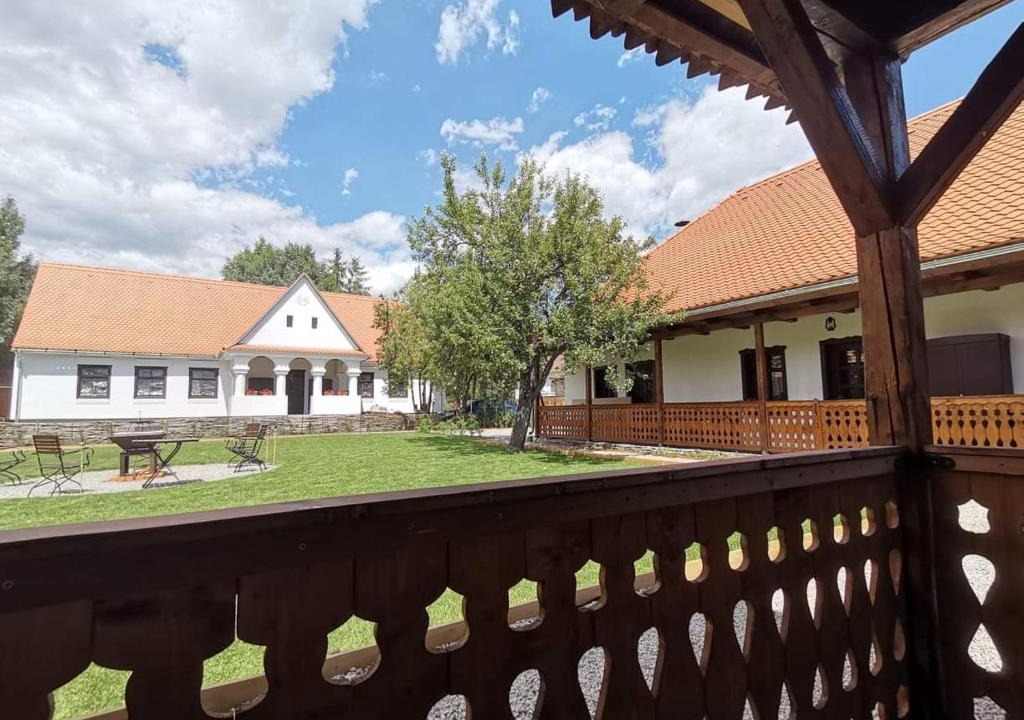 Talisoara Villa | Rauber Baron Cottage-Traditional Comfort House