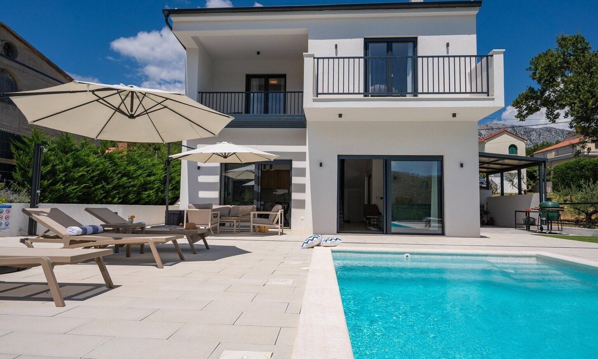 Omis Villa | Relaxed Family Villa in Naklice