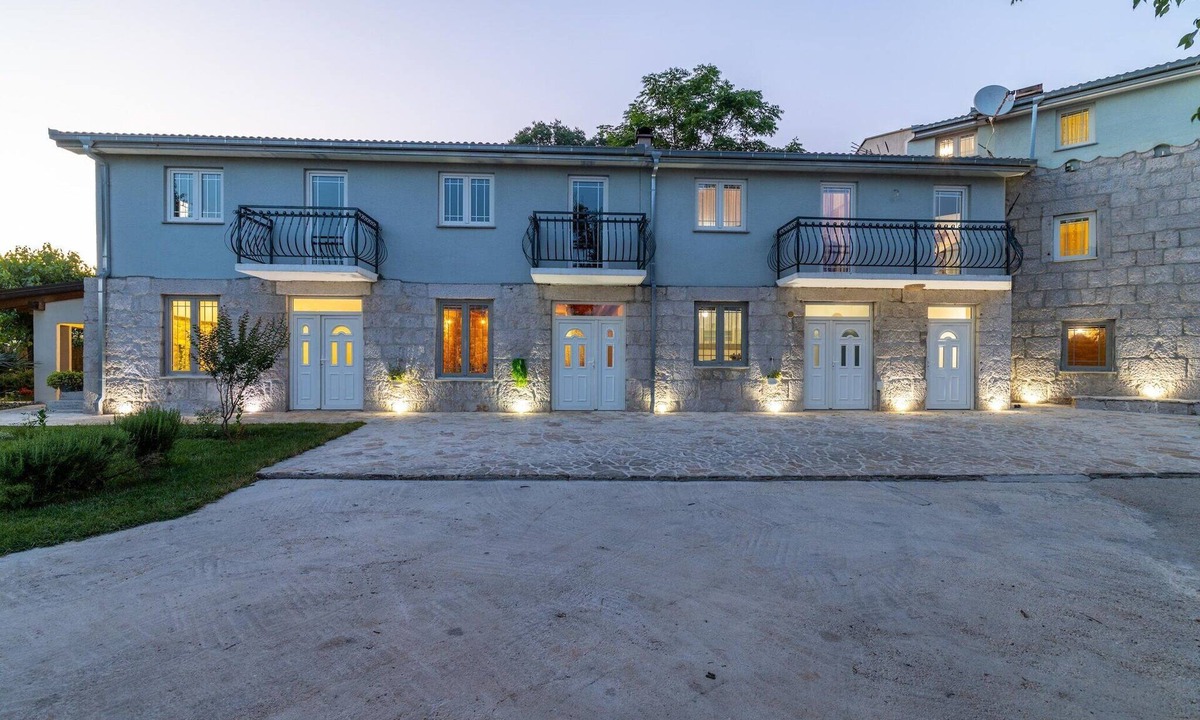 Imotski Villa | Relaxed Getaway for 10 with a Pool
