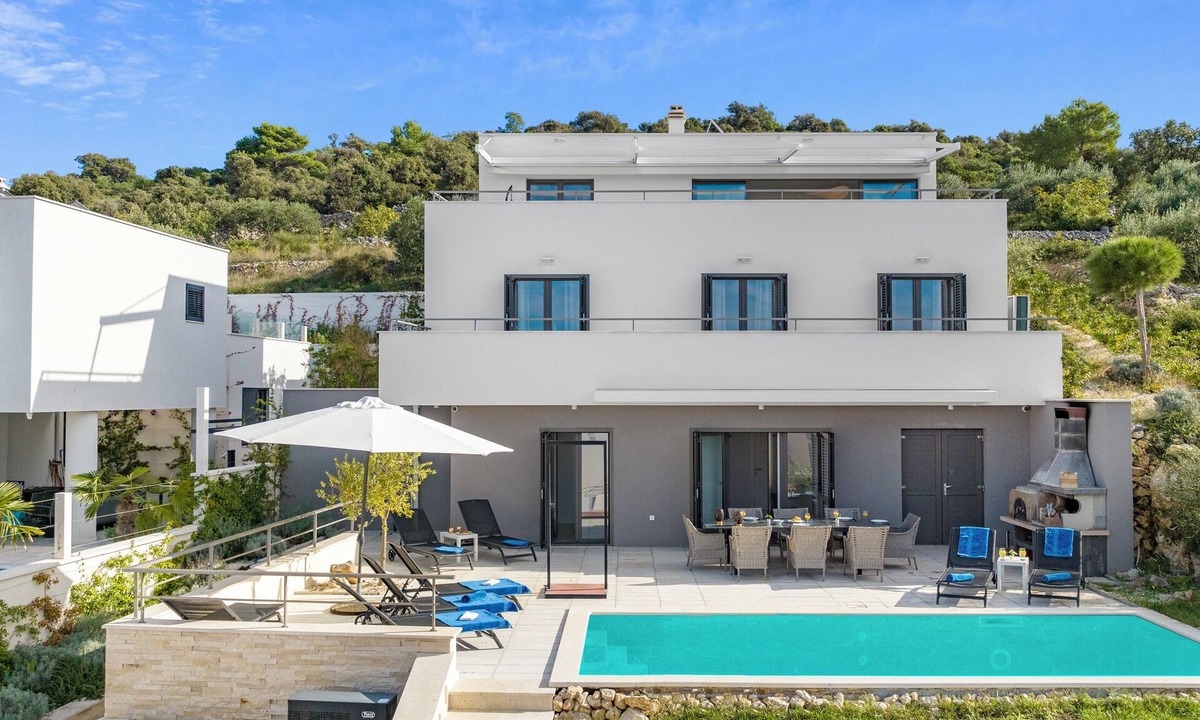 Razanj Villa | Relaxing Villa Tyra with pool and sauna at the sea