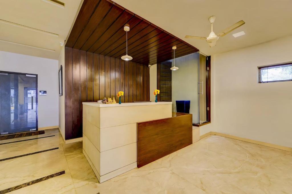 Royapettah Hotel | RG SUITES ROYAPETTAH RAJ RESIDENCY Near US EMBASSY & MARINA BEACH