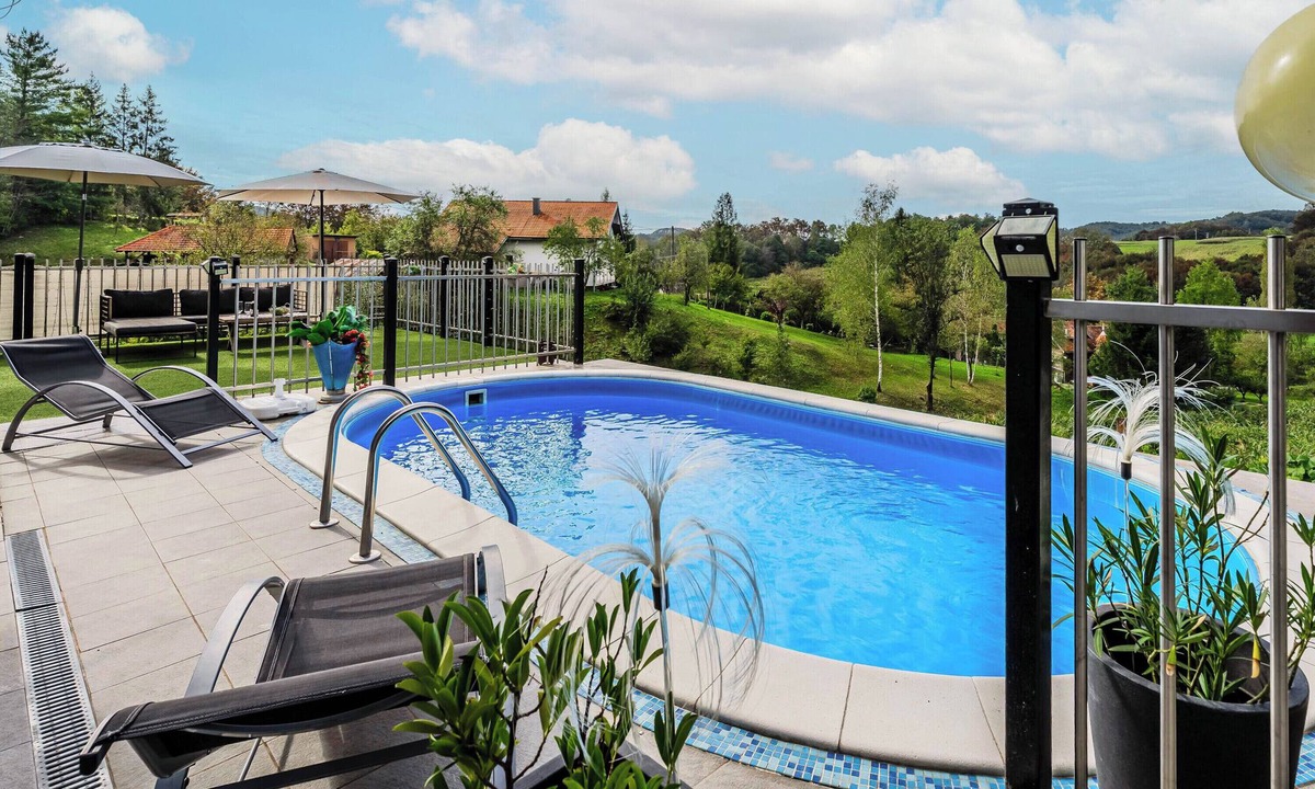 Karlovac House | Riverside House with Pool and Hot Tub, Karlovac, Croatia