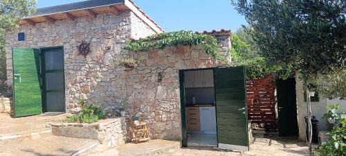 Cove Makarac (Milna) House | Robinson house Kata