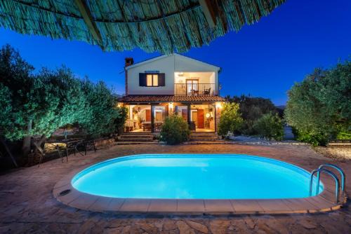 Rogoznica Villa | Rogoznička oaza 2 in Zečevo Rogozničko - Haus für 16 Personen