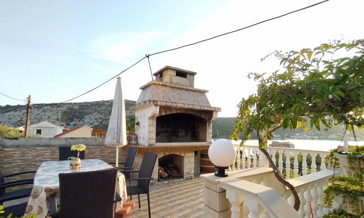 Vinisce Apartment | Romantic apartment with sea view Vinišće, Dalmatia