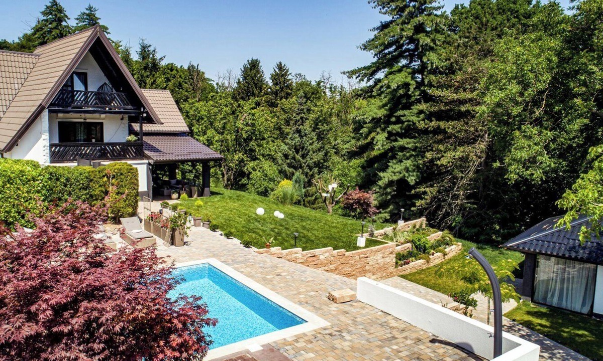 Gornji Kneginec House | Romantic home with jacuzzi and pool on the hills of Varaždin Breg.