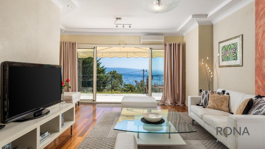 Poljane Apartment | Rona luxury apartment Alba