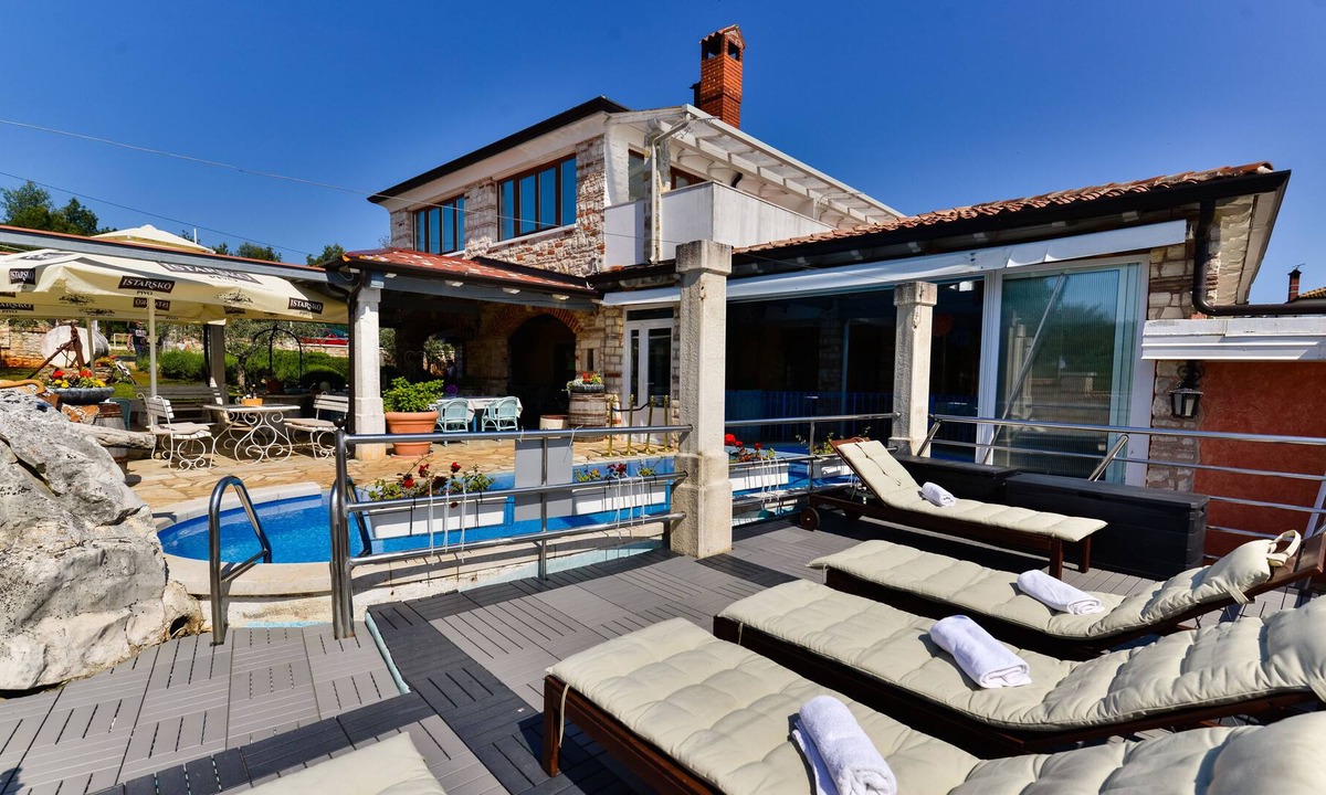 Crveni Vrh House | Room for two with swimming pool in Savudrija-Umag, Wi-Fi, parking, terrace