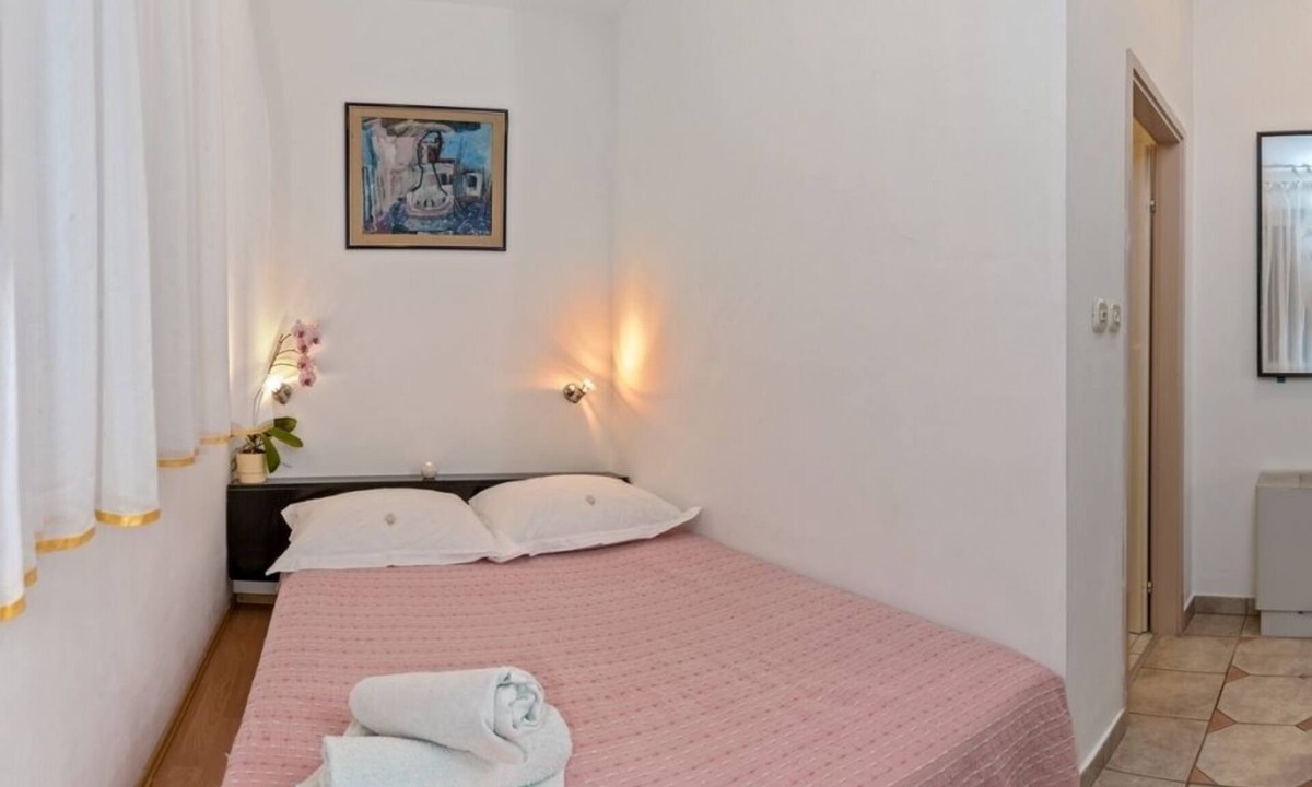 Bol Bed & Breakfast | Room in Bol with Terrace, Air condition, WIFI (3758-4)