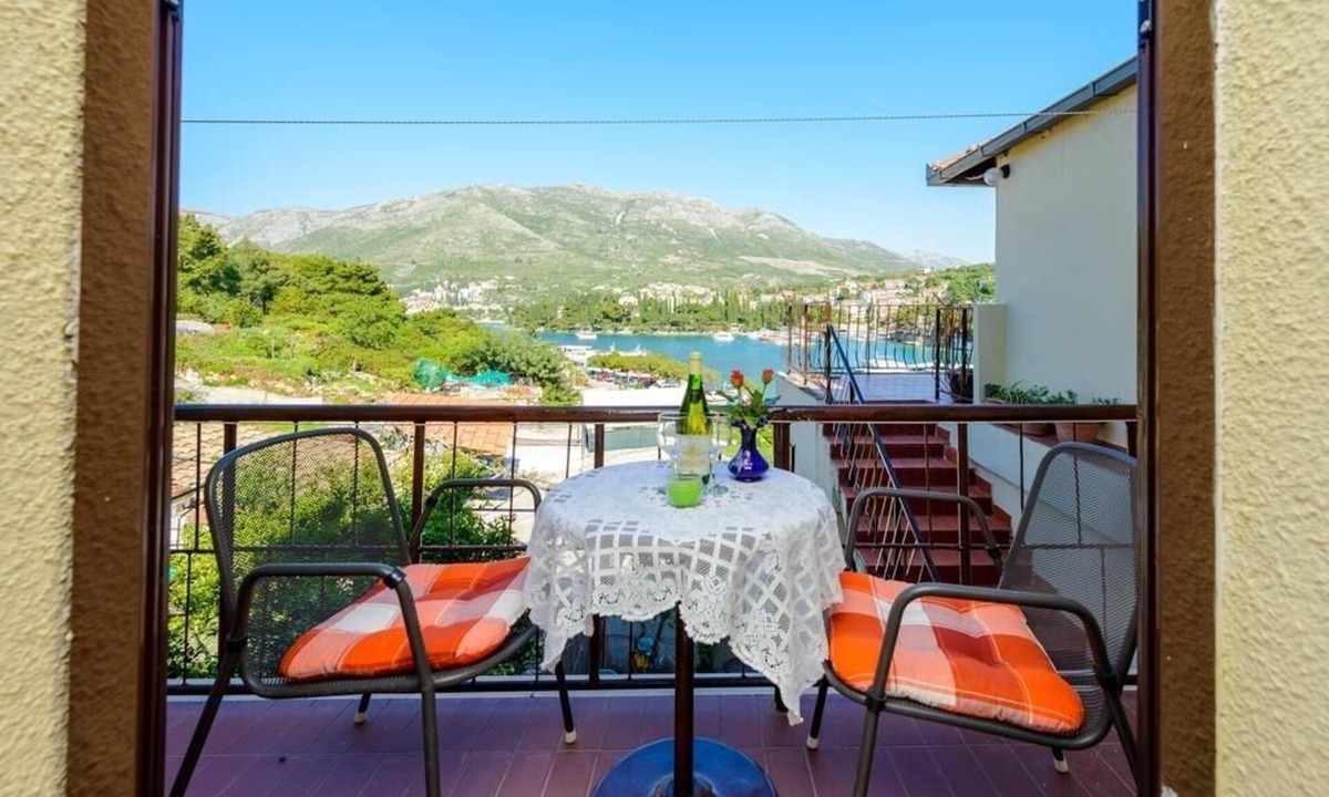 Cavtat Bed & Breakfast | Room in Cavtat with Seaview, Balcony, Air condition, WIFI (3686-1)