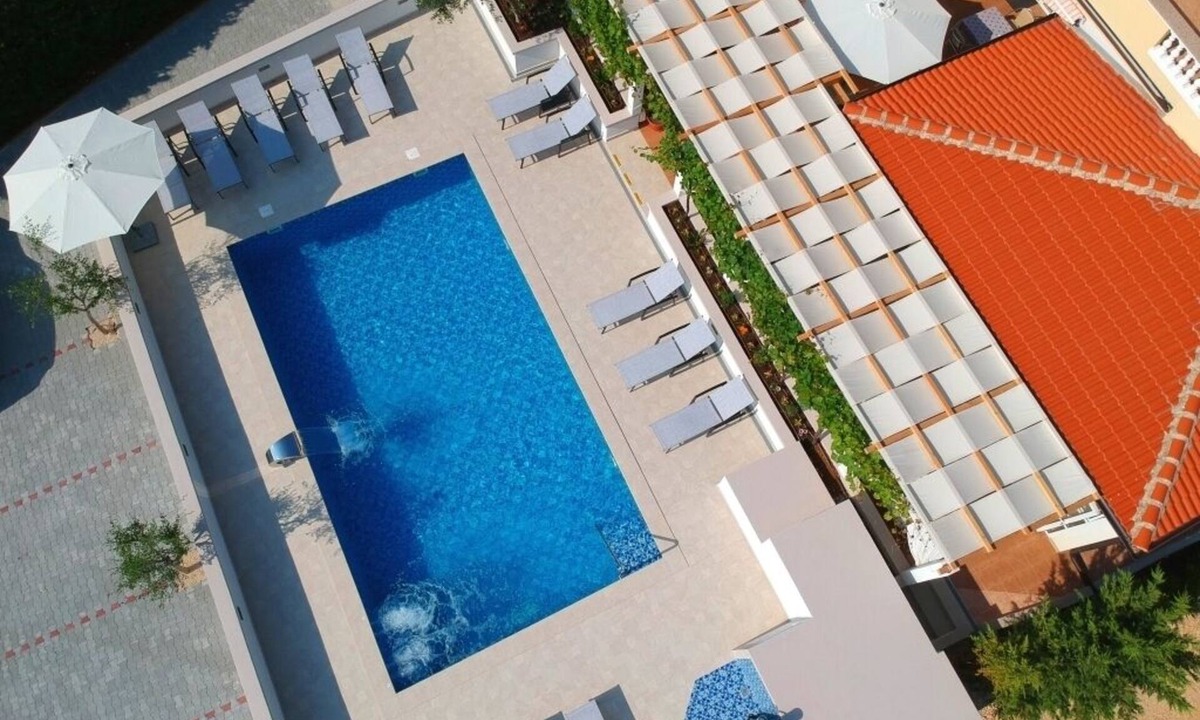 Zrce Bed & Breakfast | Room in Novalja with Air condition, WIFI (3764-9)