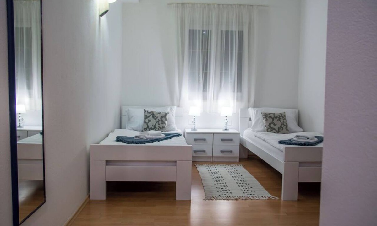 Pucisca Apartment | Rooms Bed and Breakfast Blanc