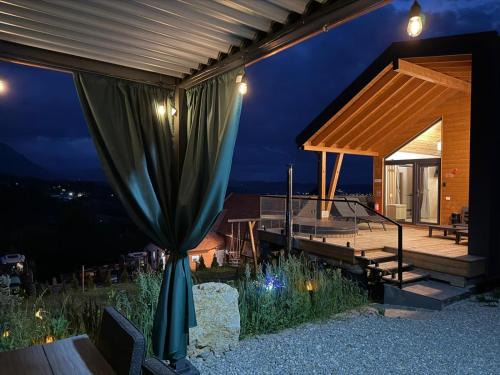 Bran Cabin | Royal Hill Bran-A-Frame and Bungalows whit Hot Tub and Sauna