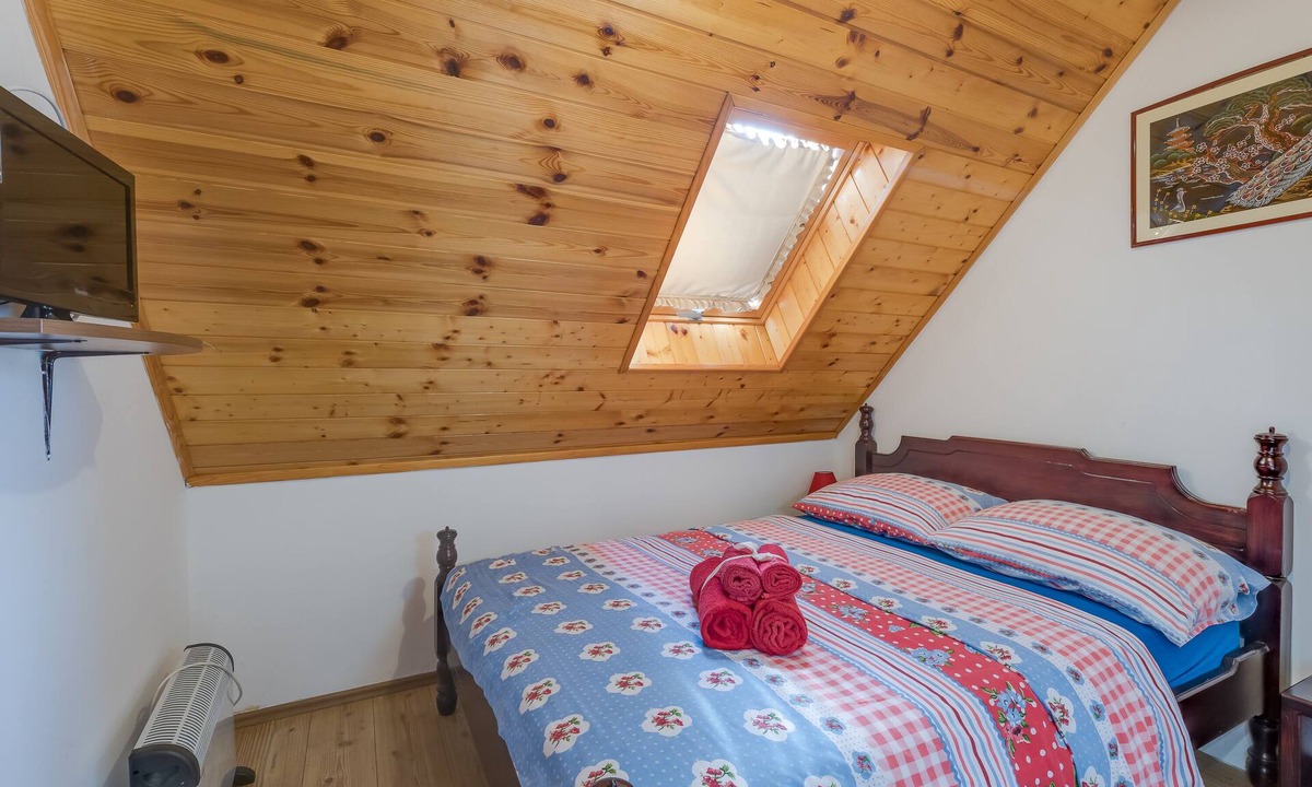 Kravarsko House | Rustic Cottage With Heated Pool, Velika Buna, Croatia