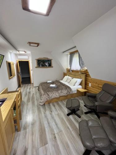 Prijeboj Hotel | Rustic Inn River