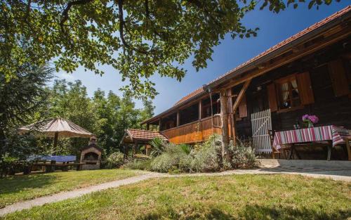 Breznica House | Rustica Verde