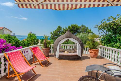 Maslenica Villa | Rustical Vila VERDE with traditional Tavern & Pool