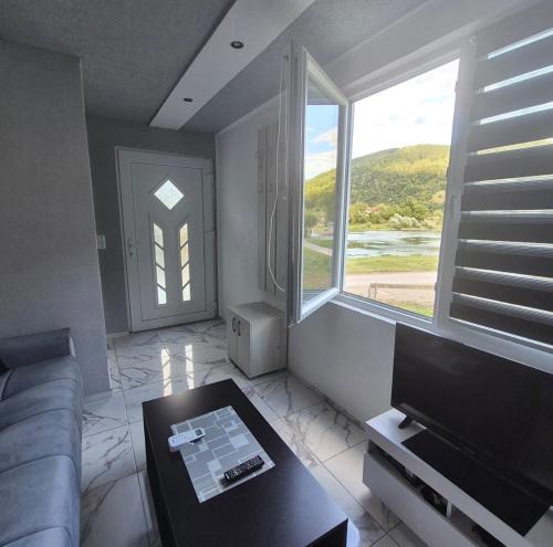 Rogatica House | Sadba Beach
