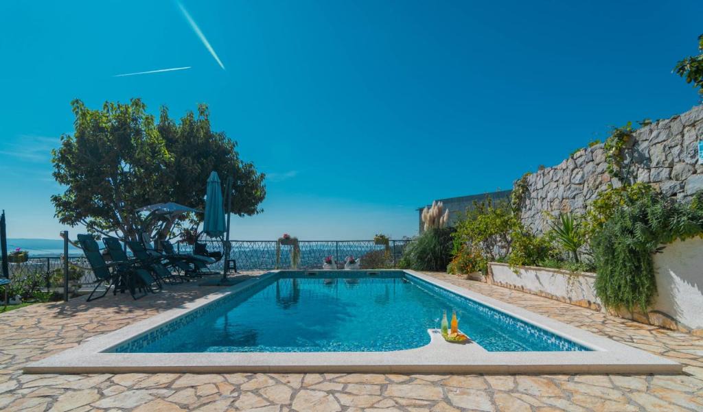 Klis Apartment | SALONA HILLS with magical view of SPLIT