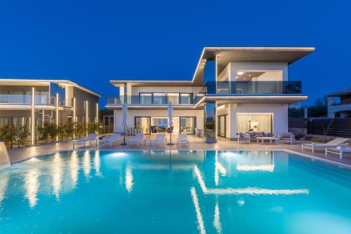 Kastelir Villa | Sara