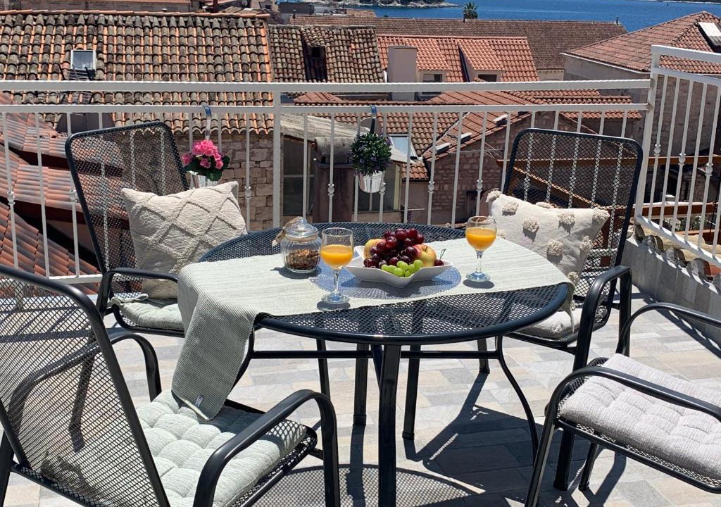Hvar Old Town House | Sea view from the center of Hvar