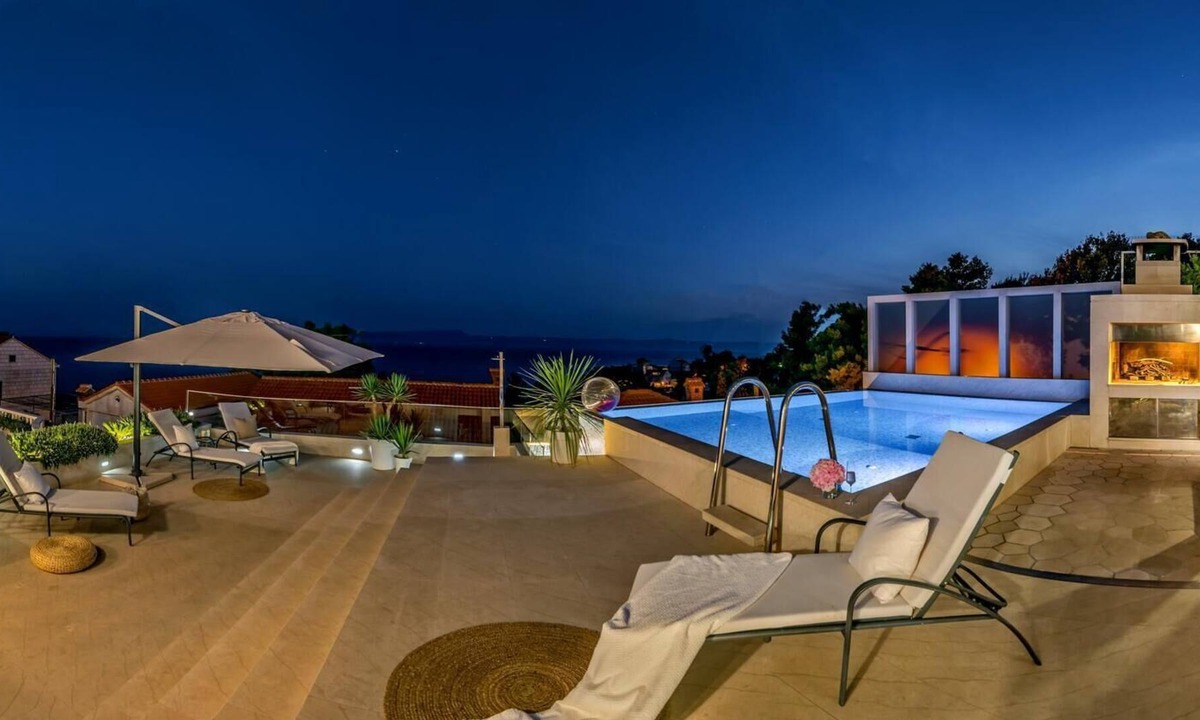 Selca House | Seaside luxury villa with a swimming pool Puntinak, Brač (K-2964)