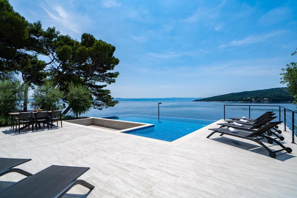 Sumartin Villa | Seaside luxury villa with a swimming pool Sumartin, Brac - 5639