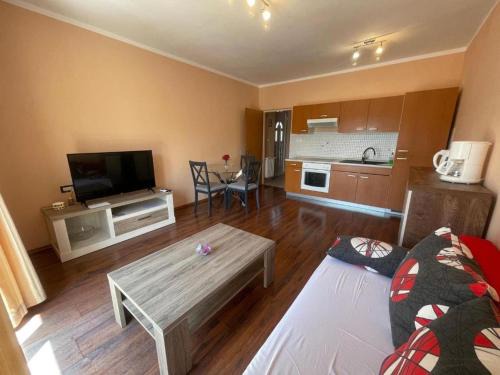 Krusevo Apartment | Seaview apartment in Obrovac with balcony