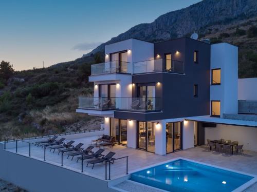 Ruskamen Villa | Seaview Villa Marila with a private pool with hydromassage, 3 en suite bedrooms, 1km from beach