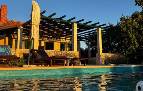 Praznica House | Secluded vacation house Bračuta with swimming pool