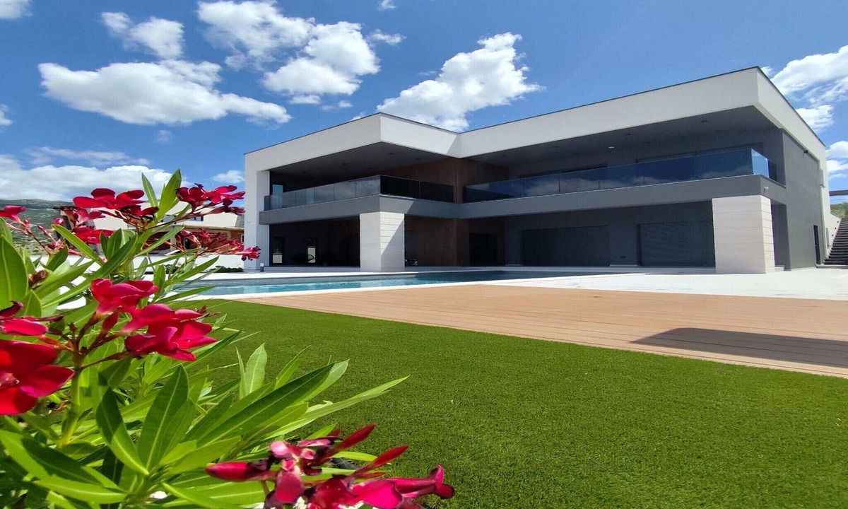 Rovanjska Villa | Serene Rovanjska Villa for 10