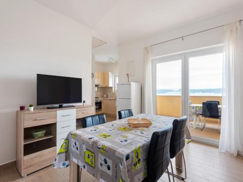 Nevidane Apartment | Simplistic Apartment in Neviđane near Sea beach