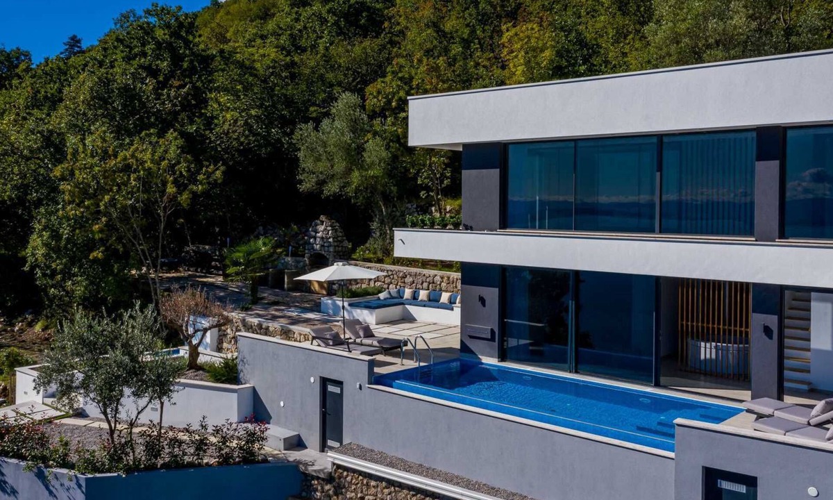 Medveja Villa | Sky Pool Villa Medveja: heated pool, spa, sea view