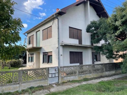 Ledinci House | Smestaj za radnike Šabac-Štitar Gačić
