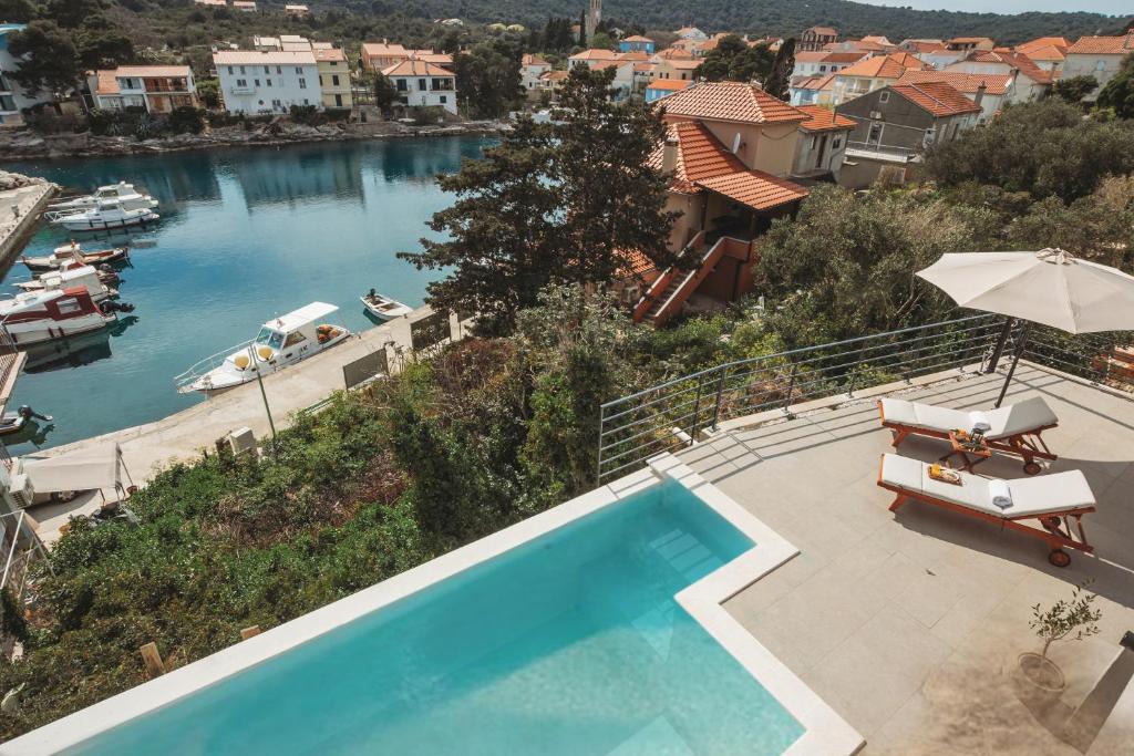 Bozava Apartment | SOL luxury residence near the beach with shared heated pool