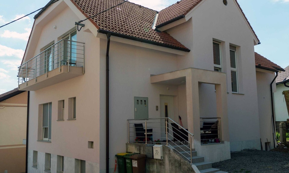 Cerknica Apartment | Spacious and Modern Apartment with Spectacular View - Three Bedroom Apartment with Balcony and Terrace