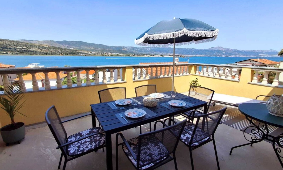 Mastrinka House | Spacious cosy villa, sea view, close to the beach, airport and Trogir