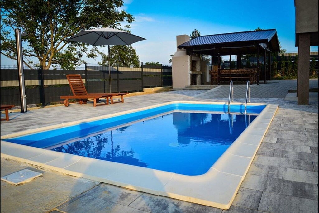 Brckovljani House | Spacious Holiday Home in Gračec with Private Swimming Pool