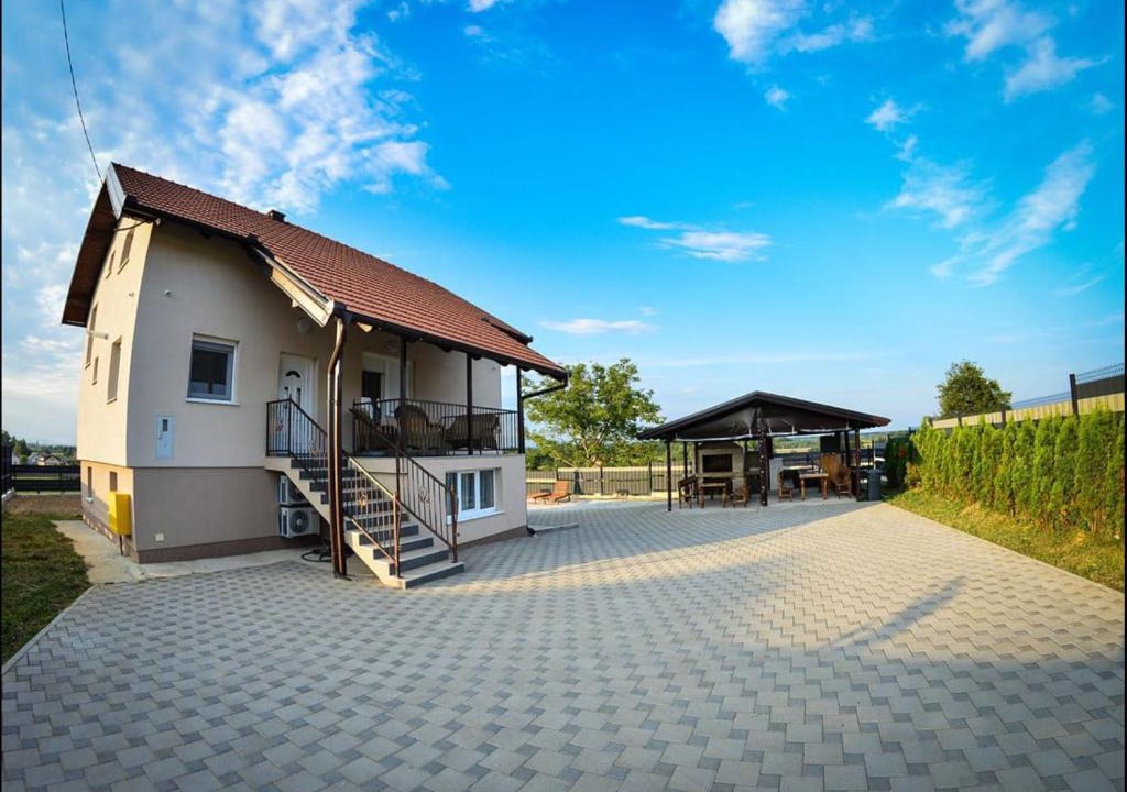 Brckovljani House | Spacious Holiday Home in Gračec with Private Swimming Pool
