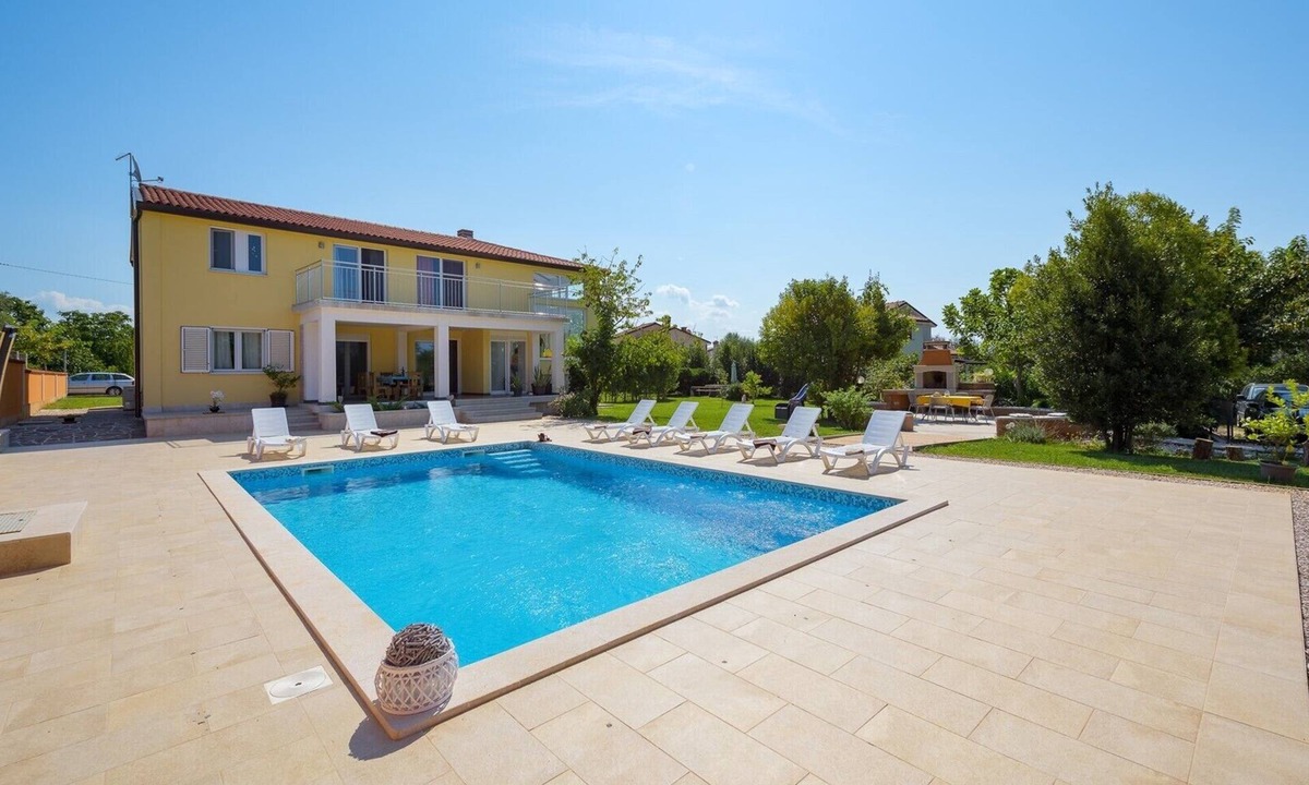 Babici House | Spacious villa with swimming pool and garden - Villa Anica