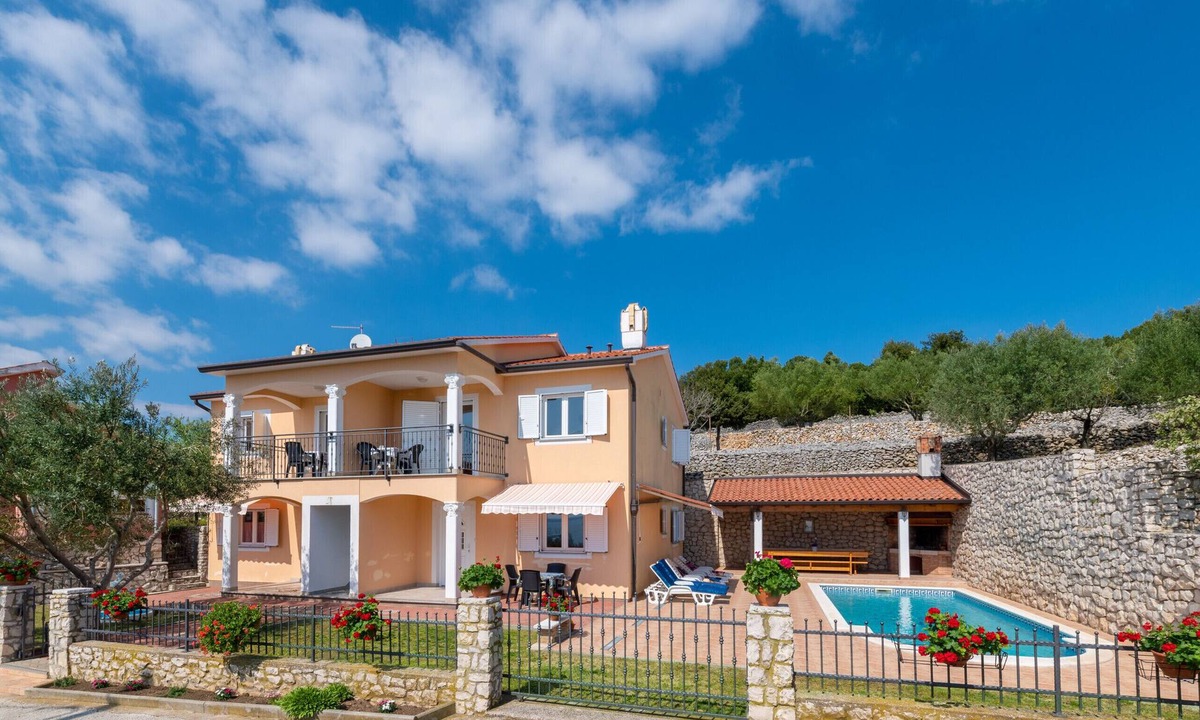 Koromacno Ski Chalet | Standalone House Marija up to 12 People private Pool and Seaview by 22Estates