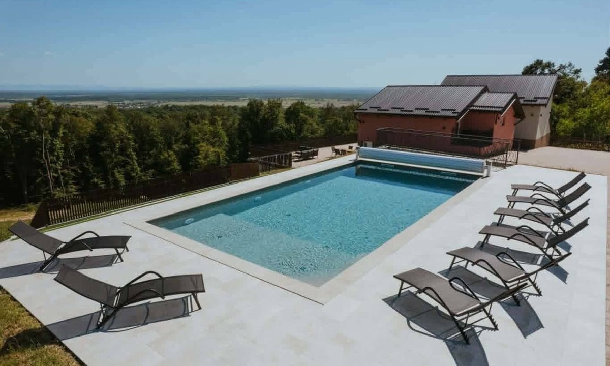 Kutina House | Stay among vineyards with private sauna and nature views
