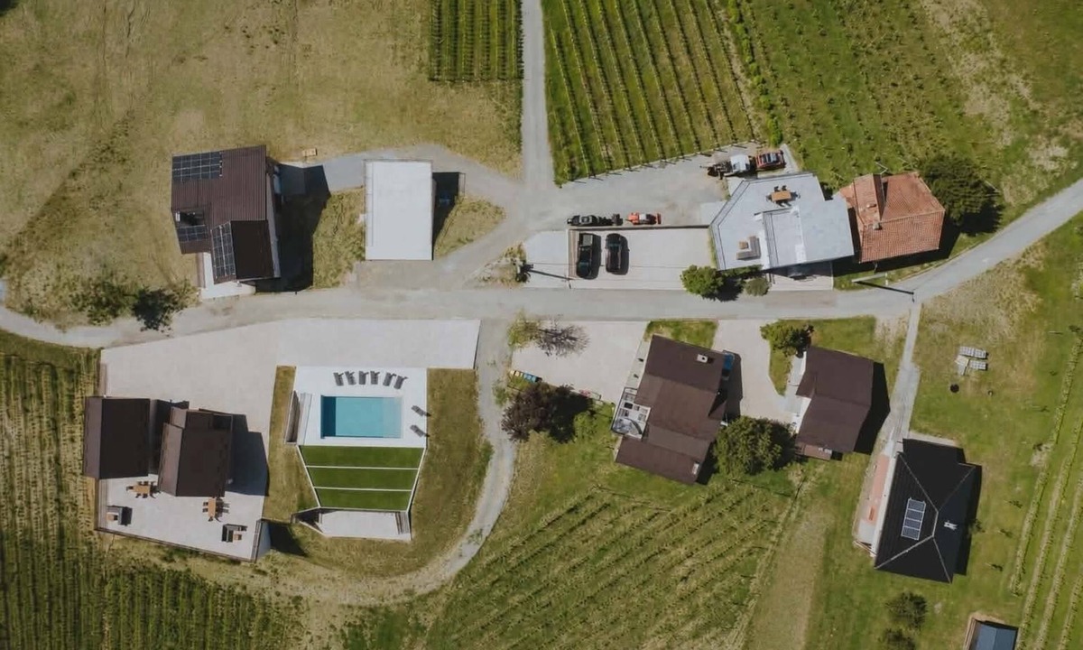 Kutina House | Stay among vineyards with views of Lonjsko Polje