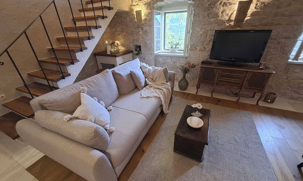 Sestanovac House | Stone House Lola - Two Bedroom Holiday Home