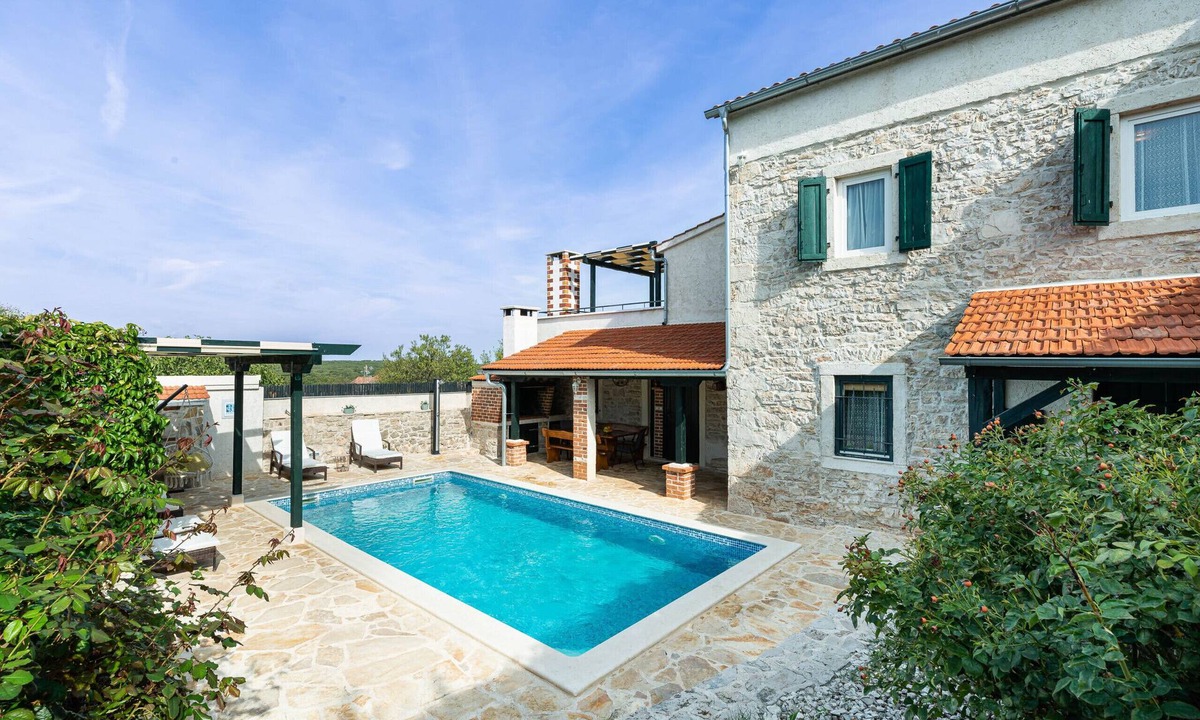 Debeljak Villa | Stone Villa Mia with a big pool