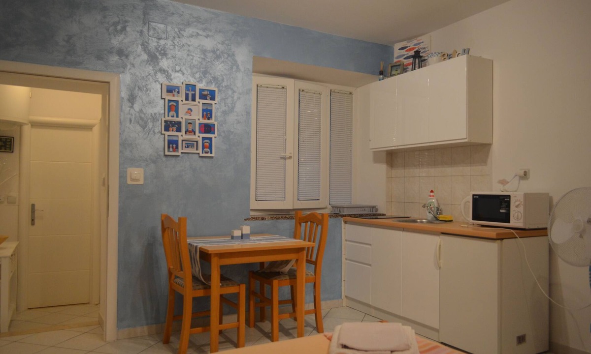 Gornji Kono Apartment | Studio #3