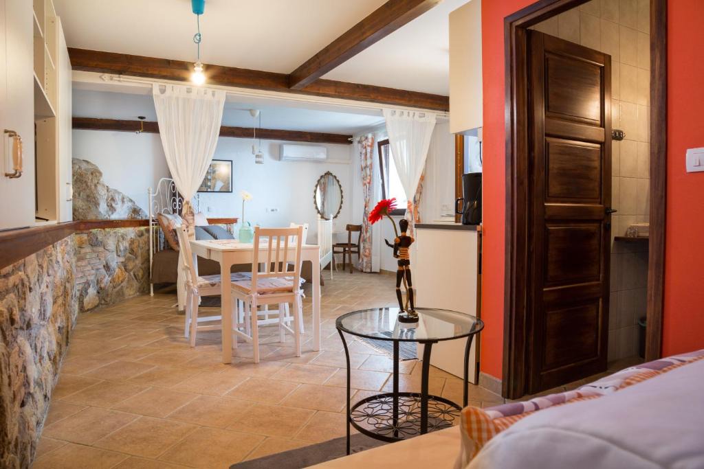 Sucici Apartment | Studio Apartman Veles