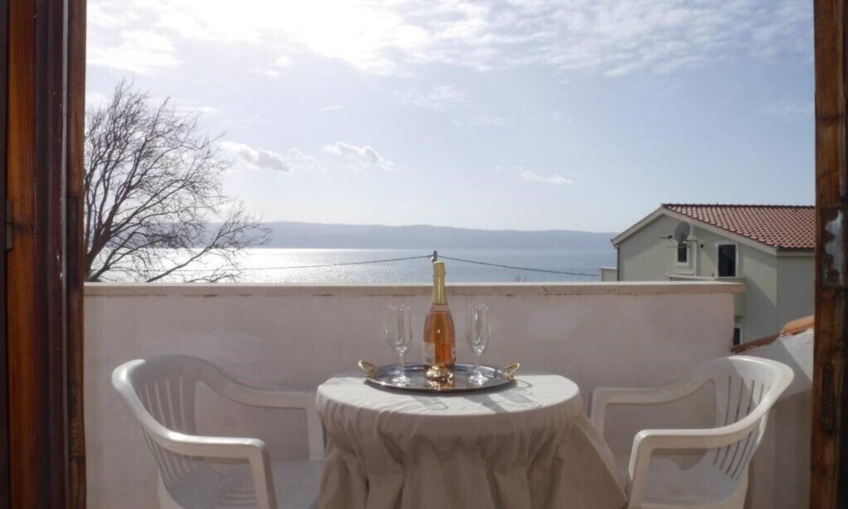 Dugi Rat Apartment | Studio Apartment Jure A5 with balcony
