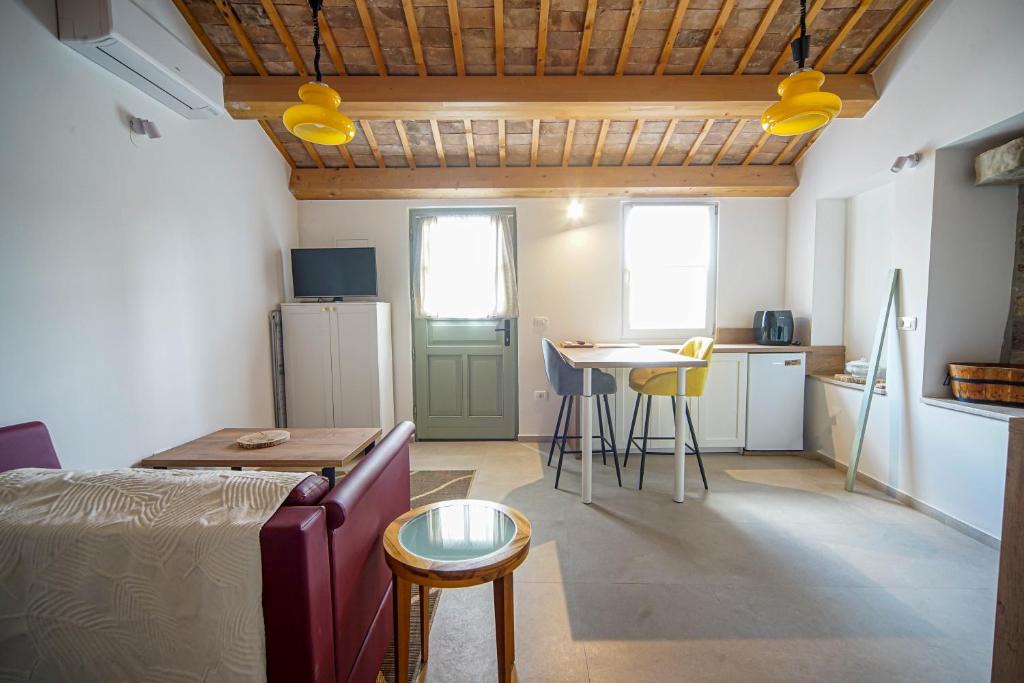 Oprtalj Apartment | Studio Apartments Ad Finem Vilae