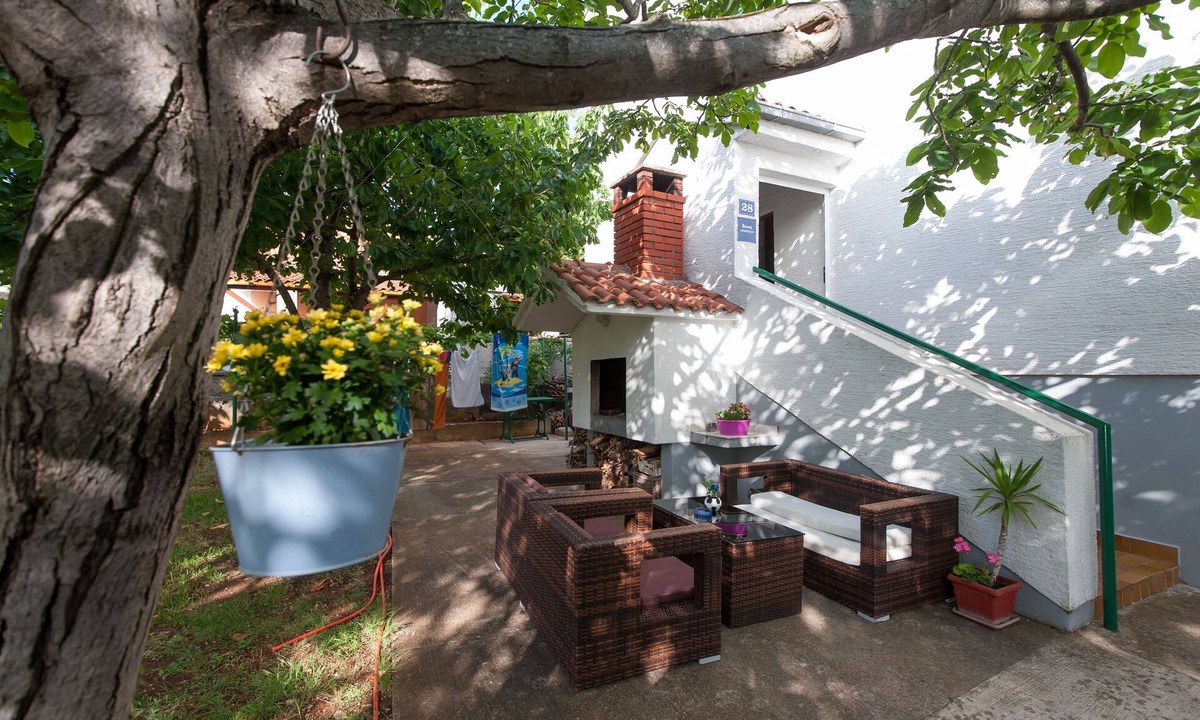 Turanj Apartment | Studio flat with terrace and sea view Turanj, Biograd (AS-6445-a)